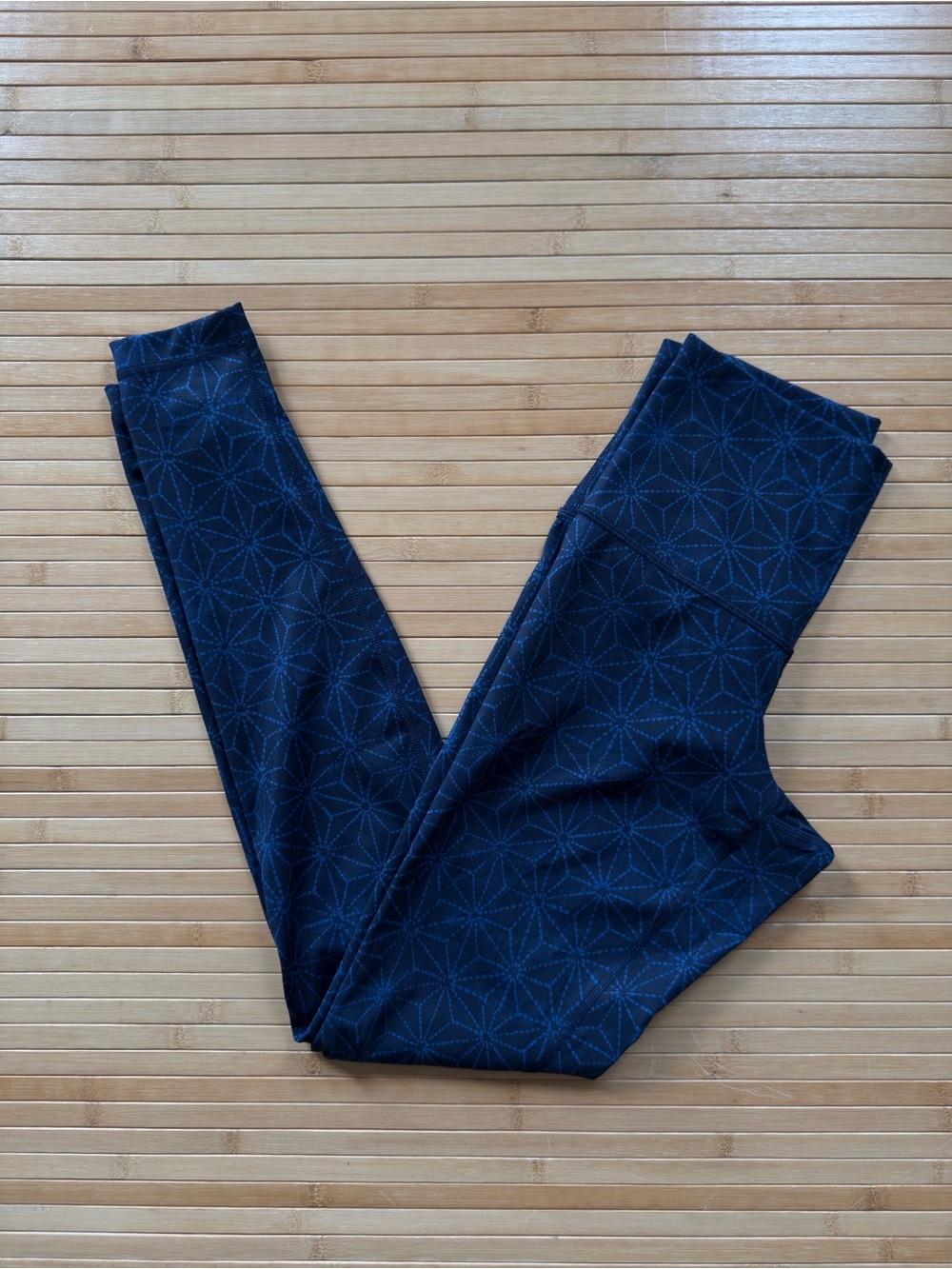 lululemon navy and black geometric athletic leggings